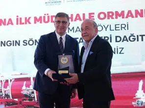 İzmir Büyükşehir Belediyesi İtfaiye Daire Başkanlığı için                                                                A Yangın Güvenlik Sistemleri tarafından üretilmiş yangın tankerleri teslim töreni